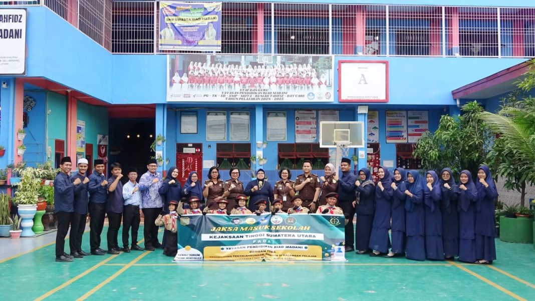 Kejaksaan Tinggi Sumatera Utara Gelar Kegiatan Jaksa Masuk Sekolah Pada Yayasan Pendidikan Riad Madani