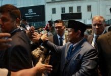Disambut Hangat, Diaspora Bangga Presiden Prabowo Akan Berpidato Ketiga di Sidang PBB Presiden Republik Indonesia, Prabowo Subianto disambut hangan oleh diaspora Indonesia di hotel tempat bermalam, di New York, Amerika Serikat, pada Sabtu, 20 September 2025.