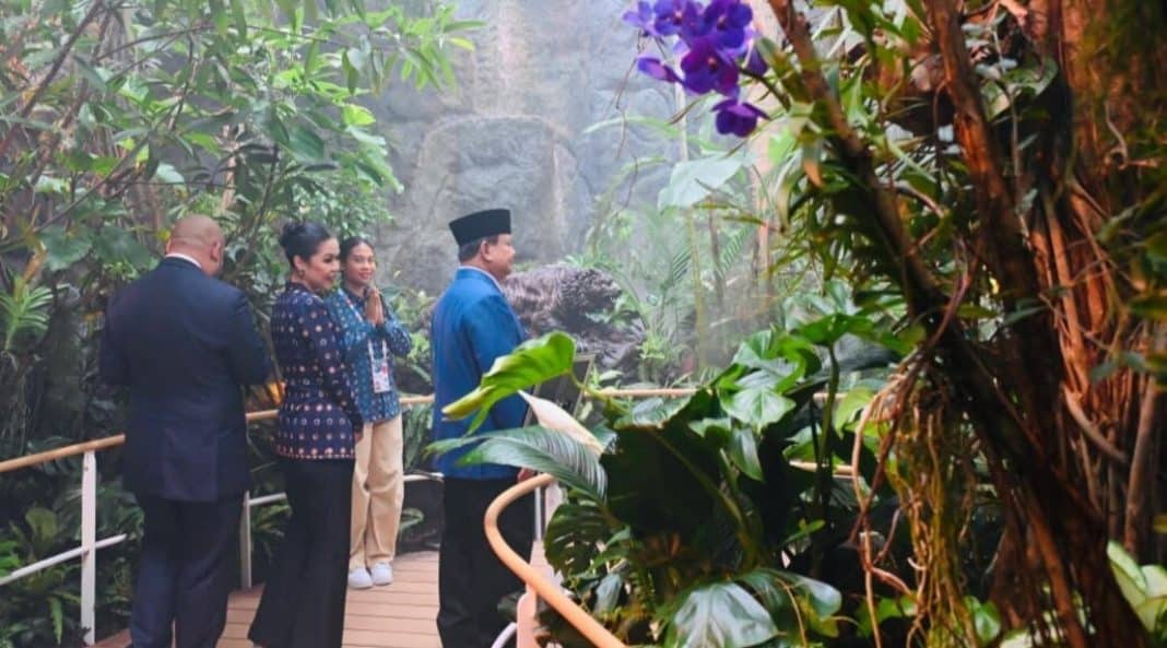 Dukungan Presiden Republik Indonesia, Prabowo Subianto mengunjungi Paviliun Indonesia di Expo 2025 Osaka, Jepang, pada Sabtu, 20 September 2025.