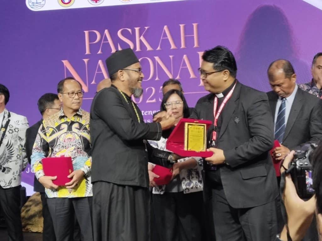 Membaca Wajah Keberagamaan di Indonesia, dalam Dinamika Sosial dan Kebangsaan 1 Membaca Wajah Keberagamaan di Indonesia, Studi Kasus Sosiologi Agama dalam Dinamika Sosial dan Kebangsaan