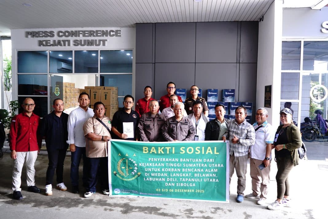 KEJAKSAAN TINGGI SUMATERA UTARA PEDULI BENCANA* *Salurkan Bantuan Pangan, Obat-Obatan Hingga Pakaian Kepada Korban Banjir Di Sejumlah Lokasi Kota Medan